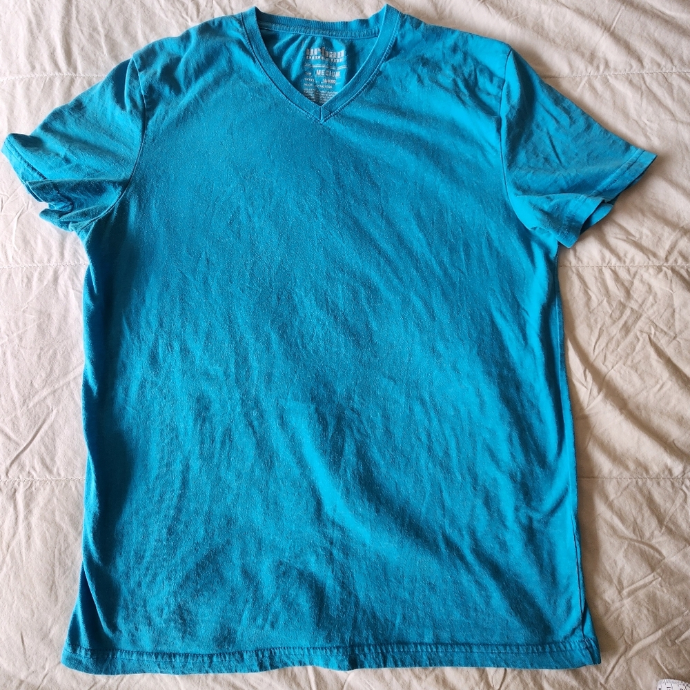 2 v-neck tees - Picture 7 of 9
